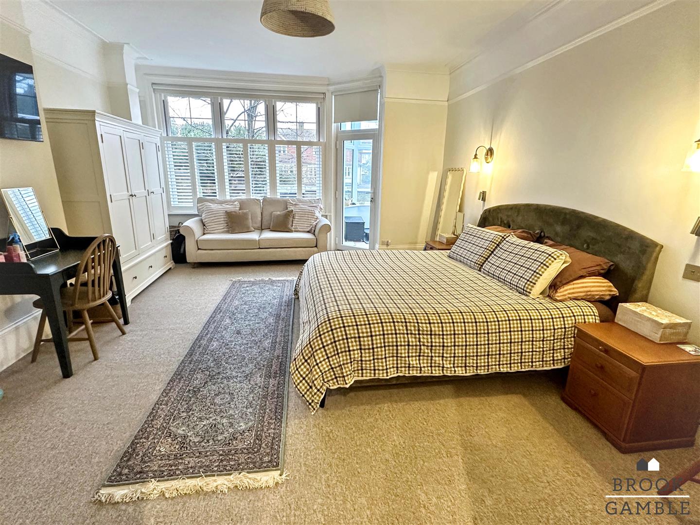 3 Bedroom Flat - Garden. Arlington Road in Eastbourne,  14